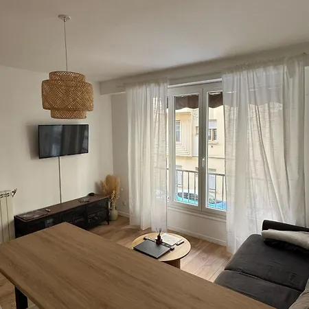 Apartment Charming 2p Center For 4