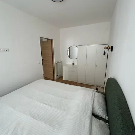 Charming 2p Center For 4 Apartment